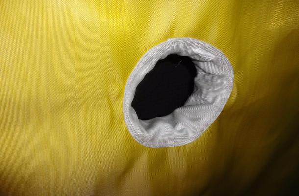 Двойная фильтровальная салфетка из моно/мультифиламентной ткани с шеей